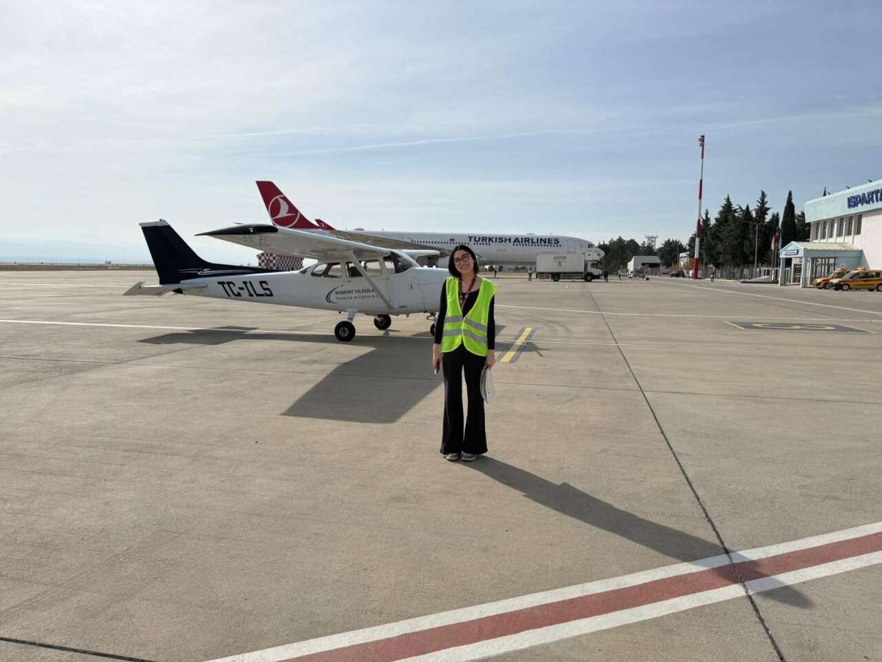 Muğlalı İki Kız Kardeş Gökyüzüne Kanat Açtı: Babalarının İzinde Pilot Oluyorlar 9